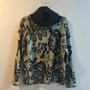 N Touch Oversized Sweater Size Medium Black & Taupe Great Condition